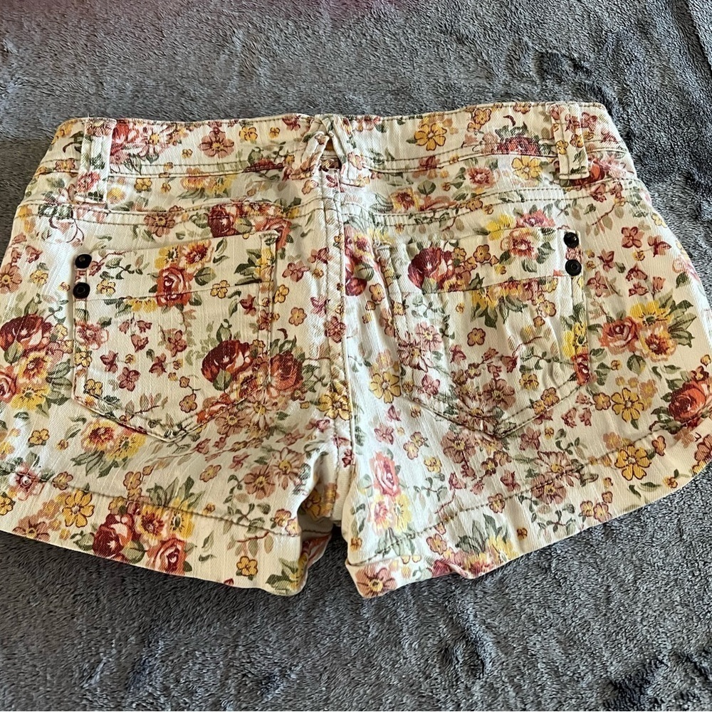 Mossimo Floral Low Rise Micro Mini Denim Shorts Size 3 - Picture 3 of 3